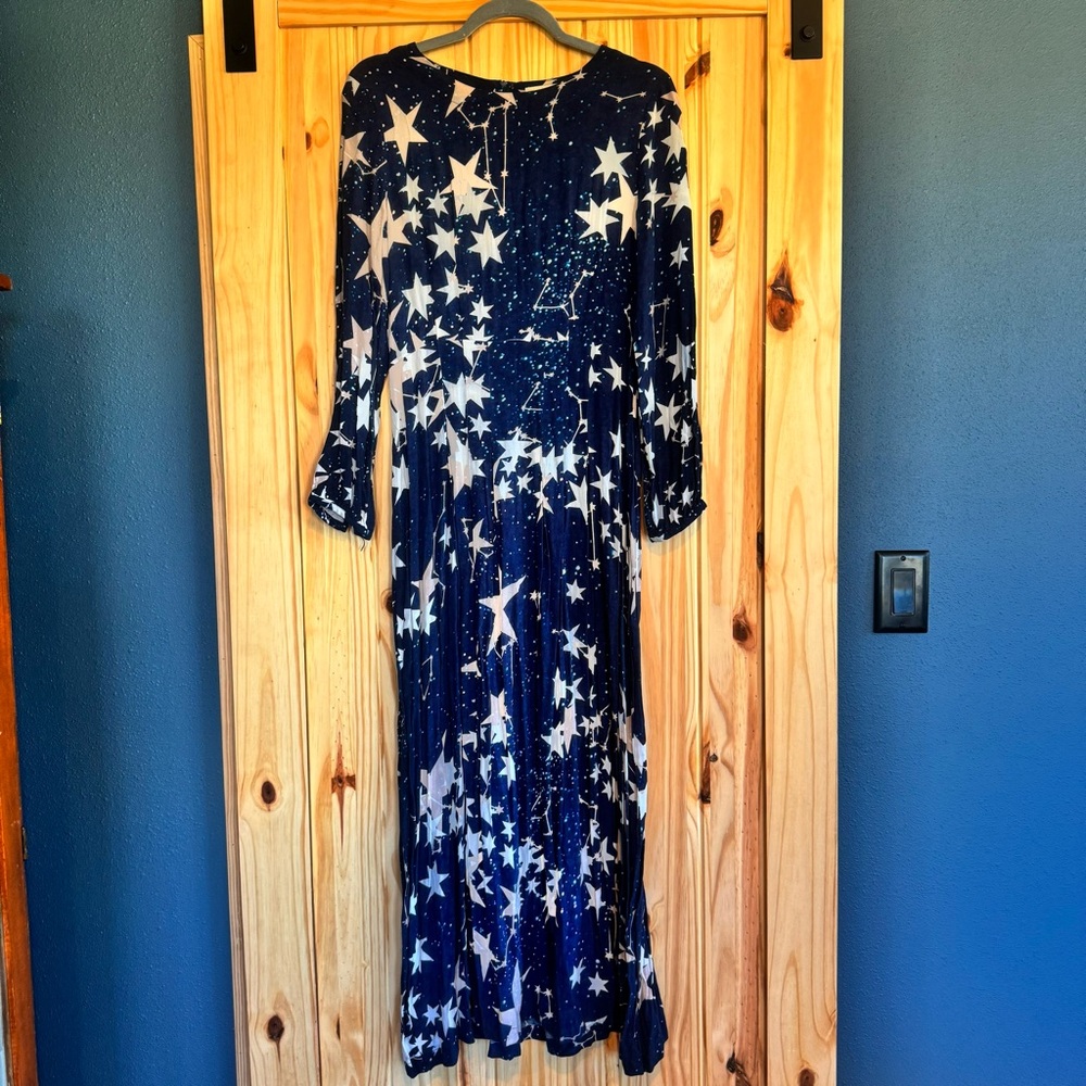Little White Lies Constellation Long Sleeve Maxi Dress size Medium - Picture 10 of 11
